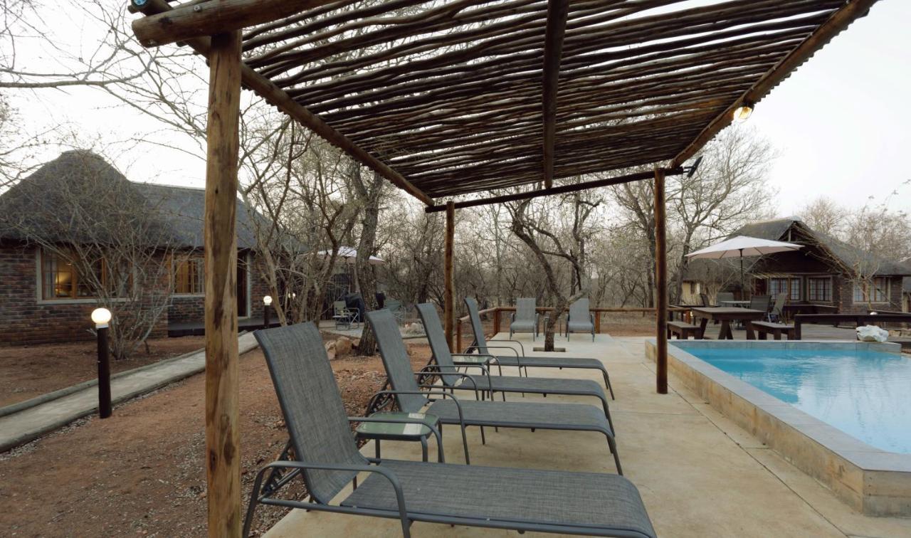 Tusk Bush Lodge Marloth Park Exterior photo